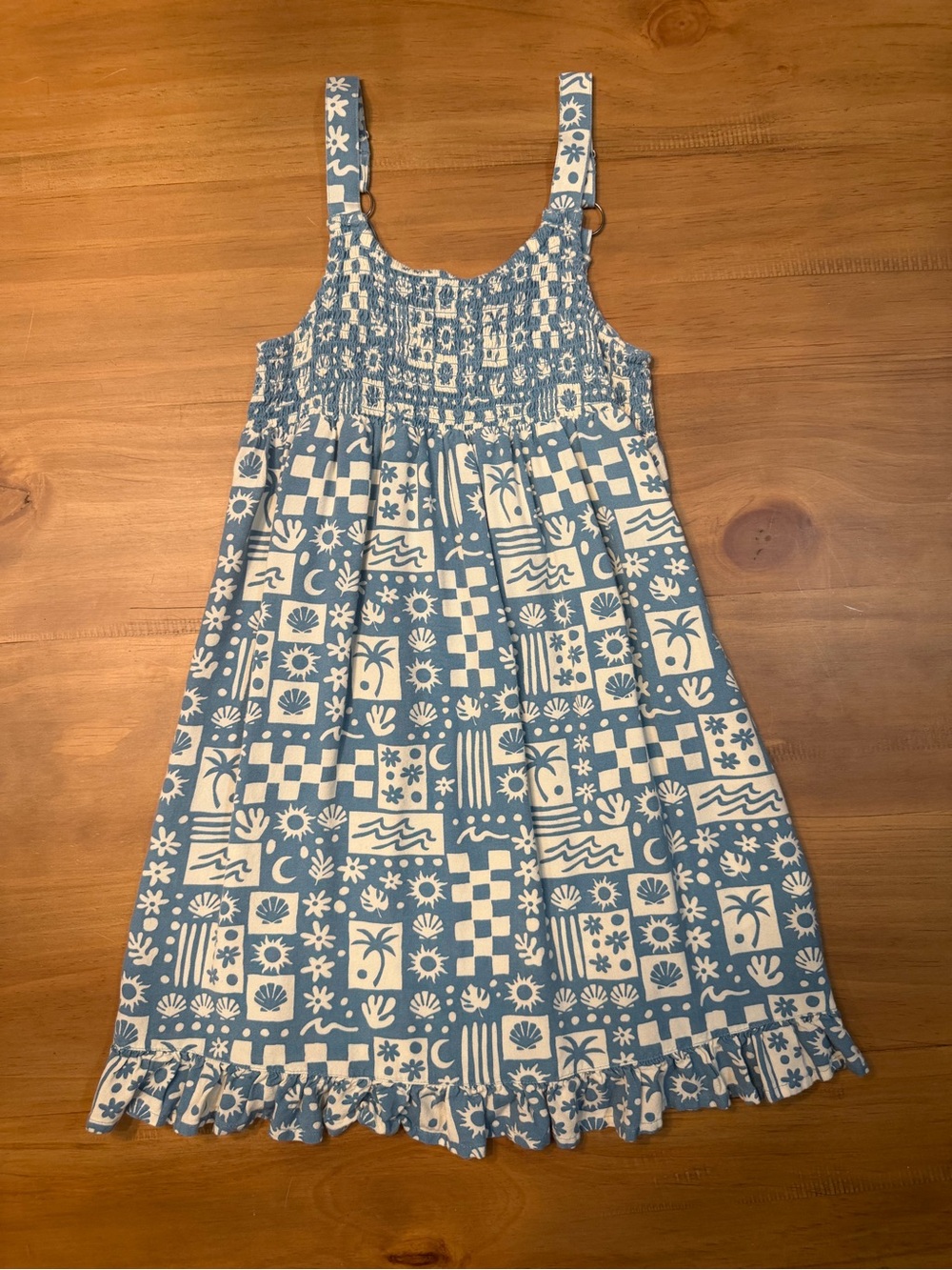 Girls (8/10) Volcom Blue and Cream Smocked Patterned Sundress